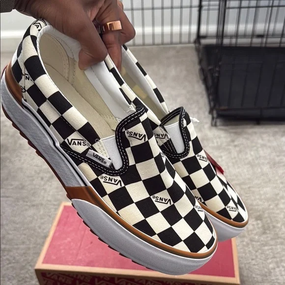 **Rare** NWT Vans stacked Checkerboard Design with original tags and box - Picture 3 of 5
